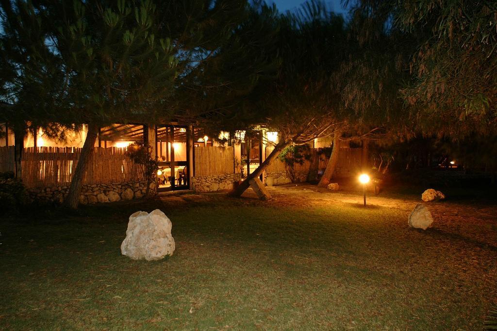 Hotel Ristorante Sa Pedrera Càbras 外观 照片